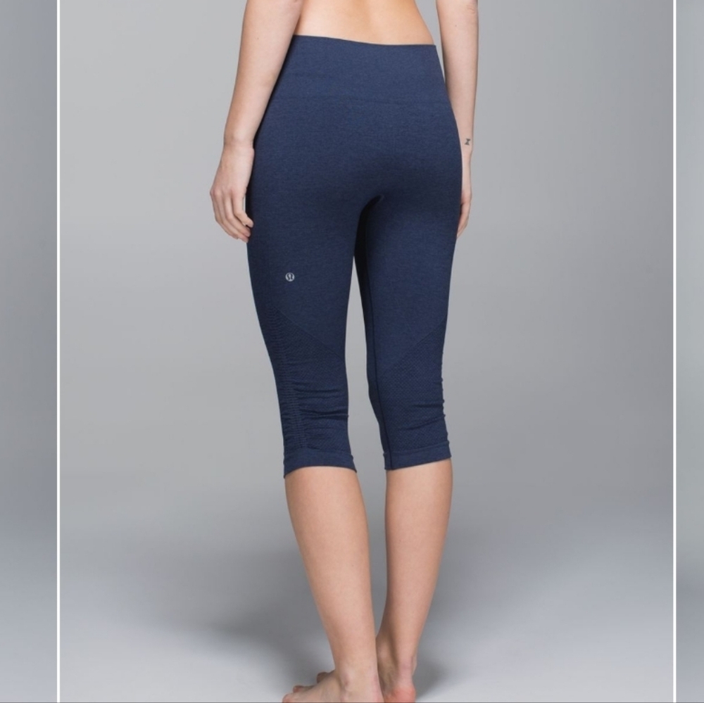 Lululemon In The Flow Crop II - Navy 16.5" - Picture 2 of 9